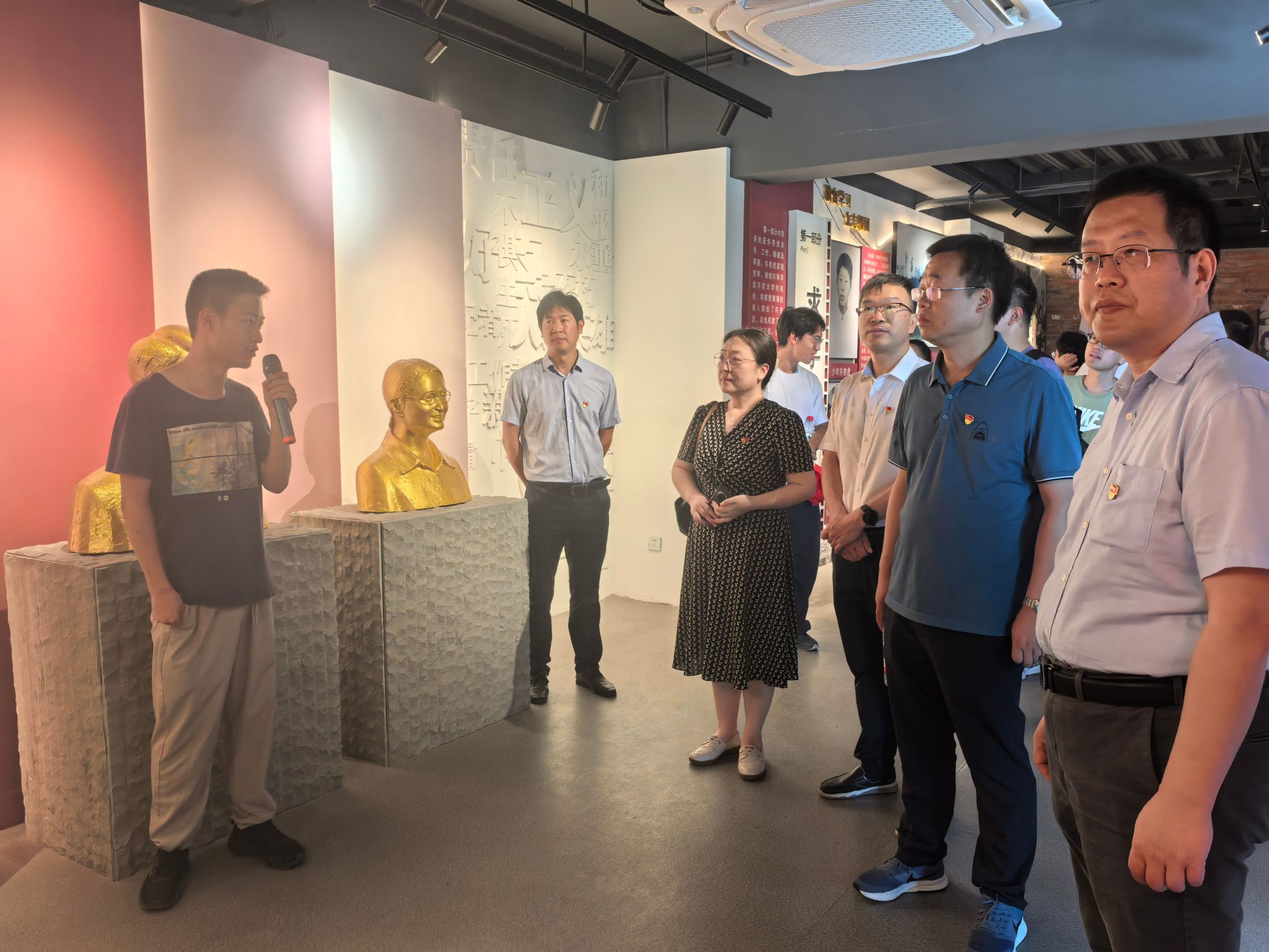 兔子先生
赴丹阳市开展主题党日活动